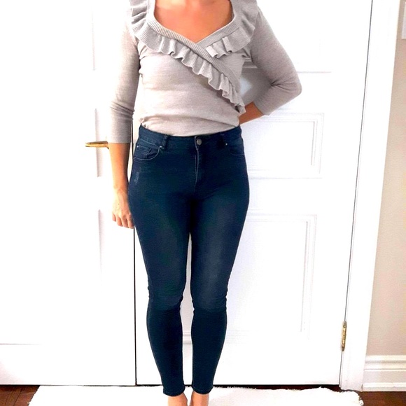 🔅Host Pick Eighty-Two Blue Jeans - Picture 3 of 16